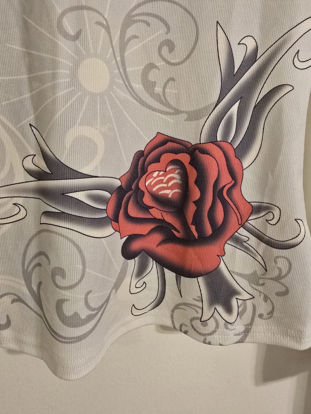 NEW Women's White Long-Sleeve Graphic Tee with Red Rose & Cross Size Small - Picture 11 of 14